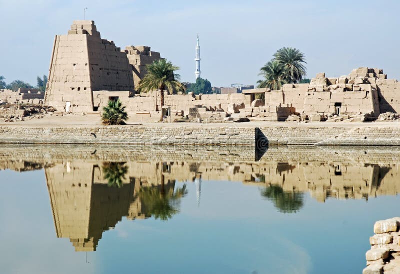 karnaklaken luxor fördärvar det sakrala tempelet arkivfoton karnaklaken luxor fördärvar det sakrala tempelet arkivfoton