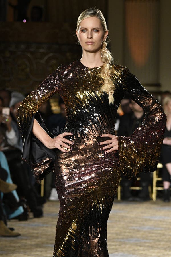 Karolina Kurkova Walks the Runway for the Christian Siriano Collection ...