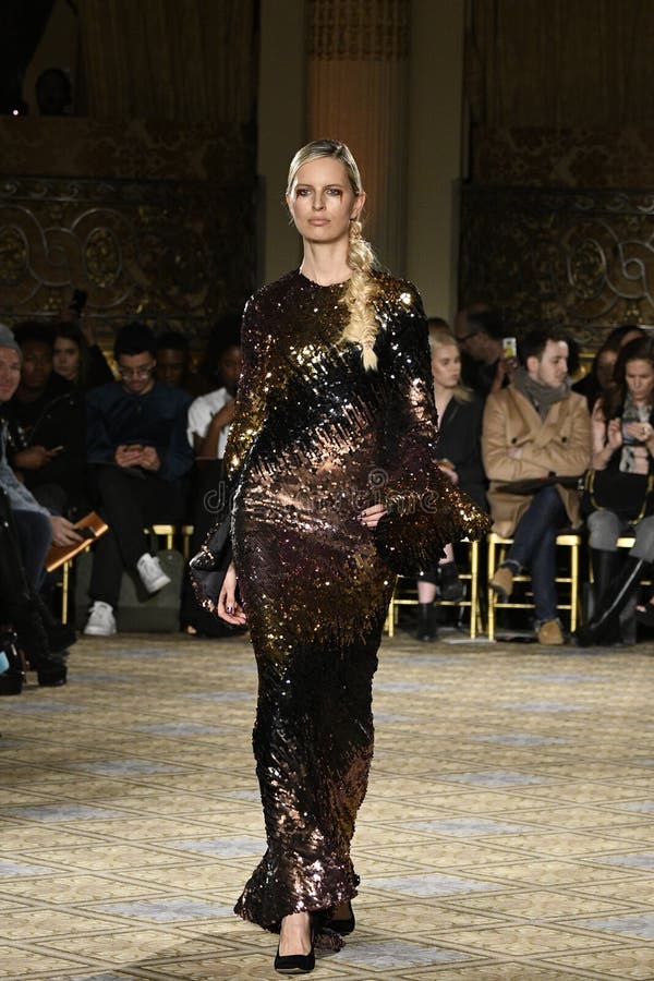 Karolina Kurkova Walks the Runway for the Christian Siriano Collection ...