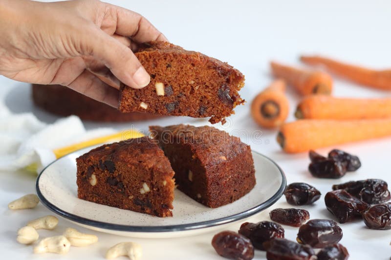 Karotte und Torte. köstliche gesunde und feuchte Nachspeise lizenzfreie stockfotos