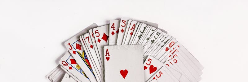 Karten für das Spielen des Pokers werden auf weißem Hintergrund lokalisiert stockfotografie Karten für das Spielen des Pokers werden auf weißem Hintergrund lokalisiert stockfotografie