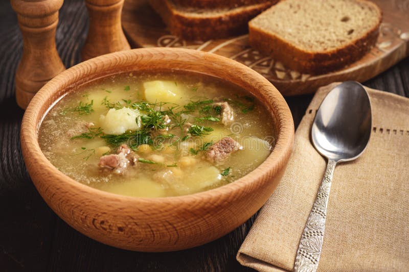 Kartoffelsuppe mit Lamm und Kichererbse stockbilder Kartoffelsuppe mit Lamm und Kichererbse stockbilder