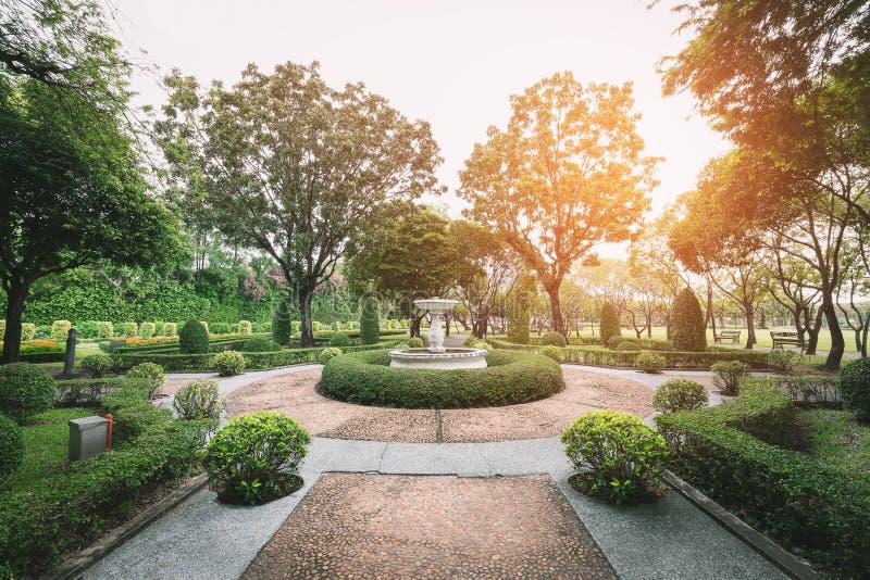 KarussellGarten stockfoto. Bild von karussell, kreis