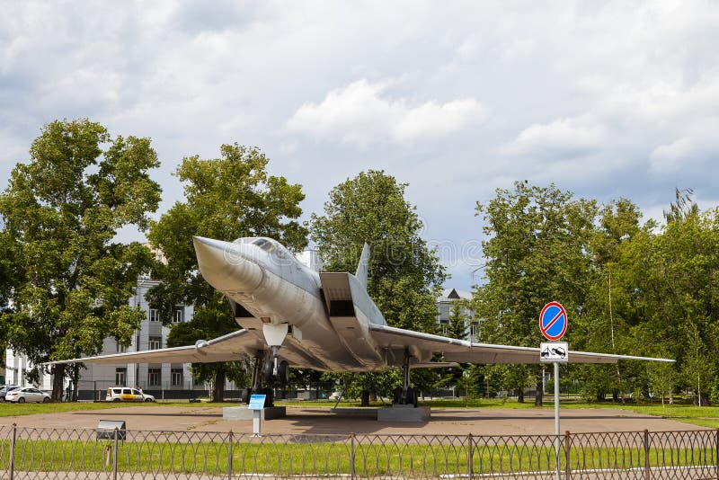 KASAN, RUSSLAND, AM 5. JUNI 2018: Das Flächemonument TU-22M3 lizenzfreie stockbilder KASAN, RUSSLAND, AM 5. JUNI 2018: Das Flächemonument TU-22M3 lizenzfreie stockbilder