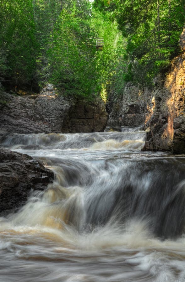 Kaskade-Fluss-Wasserfall lizenzfreies stockfoto