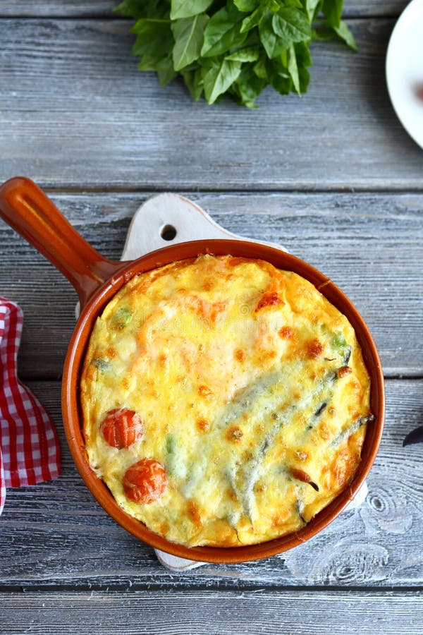 Kartoffelkasserolle Mit Pilzen, Torte Stockbild - Bild von kartoffeln ...