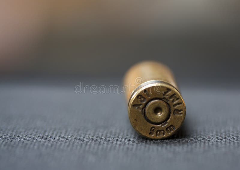 Kassett för casing för nio millimeter (9mm) kulskal arkivbilder Kassett för casing för nio millimeter (9mm) kulskal arkivbilder