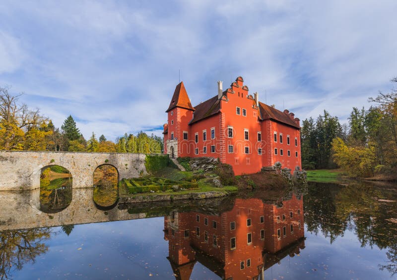 Kasteel Cervena Lhota in Tsjechische republiek stock foto's Kasteel Cervena Lhota in Tsjechische republiek stock foto's