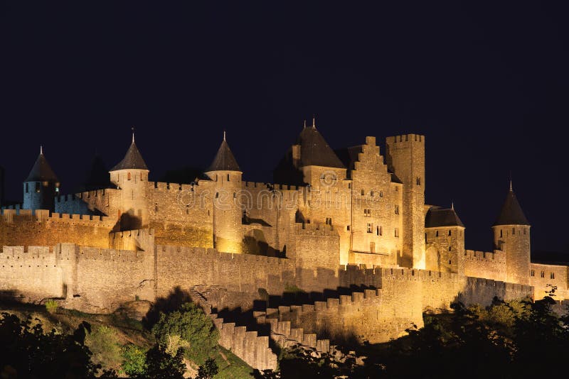 anders uitzondering Specifiek Kasteel Van Carcassonne Bij Nacht Stock Foto - Image of fort, geschiedenis:  49599280