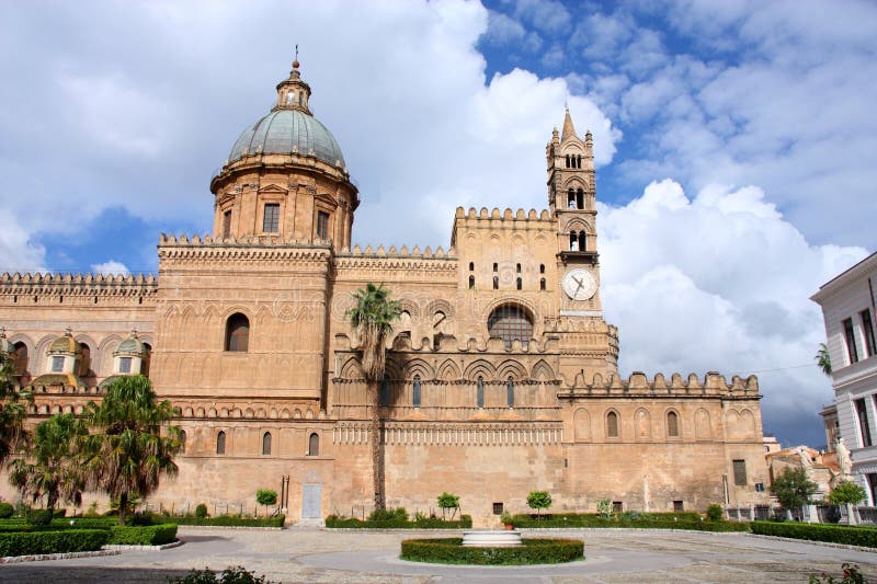 Kathedraal in Palermo, Italië royalty-vrije stock afbeelding Kathedraal in Palermo, Italië royalty-vrije stock afbeelding