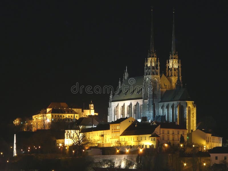 Kathedraal van Sint-Pieter en Paulus & Kasteel Špilberk stock foto's