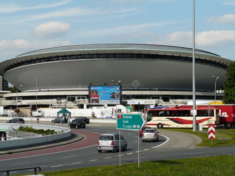 KATOWICE, SILESIA, arena do salão do Polônia-Spodek imagem de stock royalty free KATOWICE, SILESIA, arena do salão do Polônia-Spodek imagem de stock royalty free