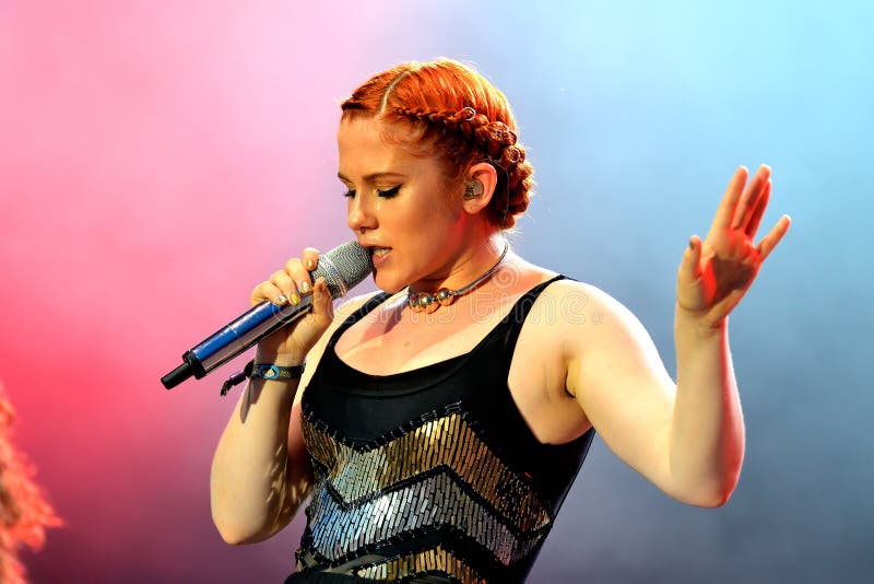 Katy B Redhead Singer And Songwriter Concert At Fib Festival