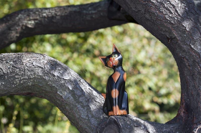 Katzenstatue lizenzfreie stockbilder