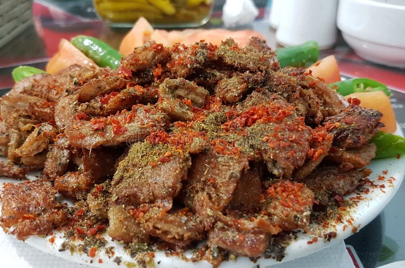 Kavurma Frito Del Iskembe Del Estómago De La Tripa De La Carne De Vaca  Imagen de archivo - Imagen de almuerzo, barbacoa: 138196777