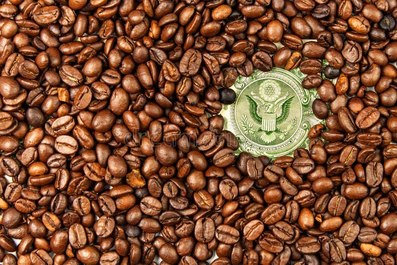 Kawowe fasole i pieniądze uczciwy handel Sprzedaż kawa Artykułu handel świeża kawa fasoli Dolarowy rachunek zdjęcia stock Kawowe fasole i pieniądze uczciwy handel Sprzedaż kawa Artykułu handel świeża kawa fasoli Dolarowy rachunek zdjęcia stock