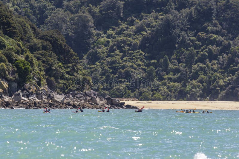 Kayakers de mer photographie stock Kayakers de mer photographie stock