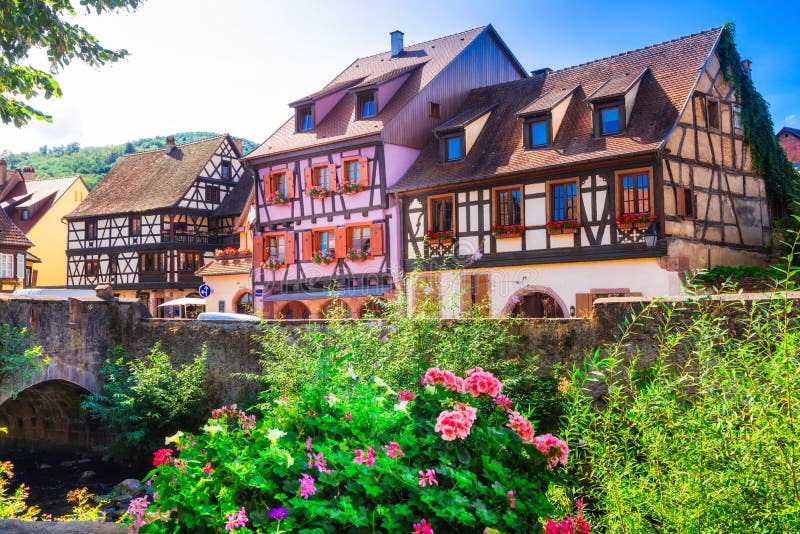 Kaysersberg- um das vilas as mais bonitas de França, Alsa imagem de stock Kaysersberg- um das vilas as mais bonitas de França, Alsa imagem de stock
