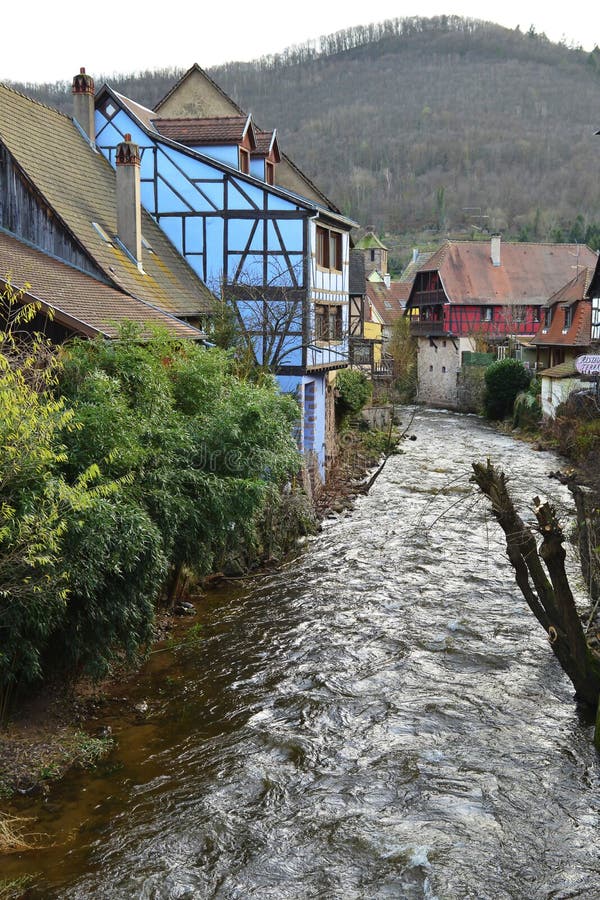 Kaysersberg στην αλσατία ένα από τα πιο όμορφα χωριά της γαλλίας. στοκ εικόνα με δικαίωμα ελεύθερης χρήσης