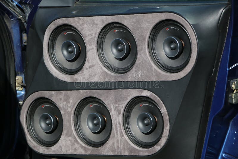 KAZAN RYSSLAND, APRIL 29, 2018: Auto show - automatiskljud 2018 arkivbild KAZAN RYSSLAND, APRIL 29, 2018: Auto show - automatiskljud 2018 arkivbild