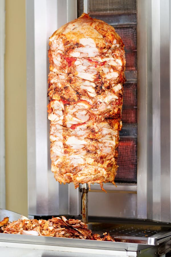 Kebab en parrilla fotografía de archivo libre de regalías Kebab en parrilla fotografía de archivo libre de regalías