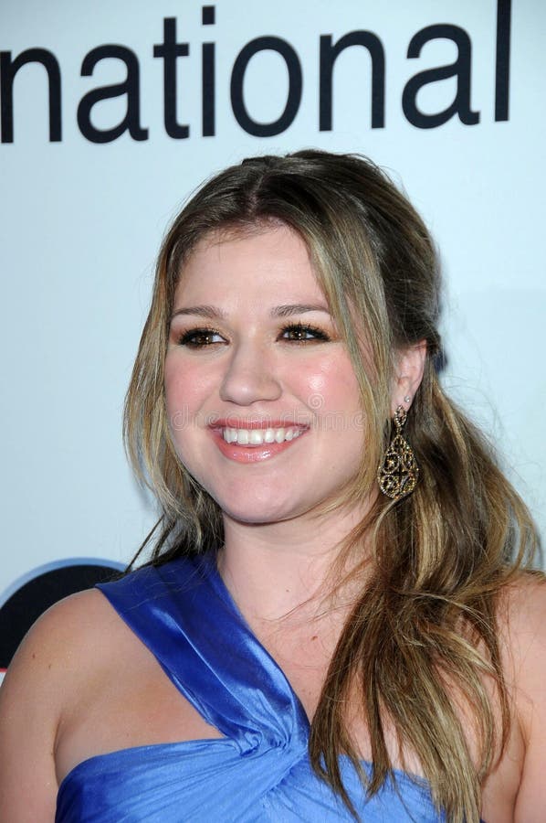 Kelly Clarkson at the Salute To Icons Clive Davis Pre-Grammy Gala. Beverly Hilton Hotel, Beverly Hills, CA. 02-07-09