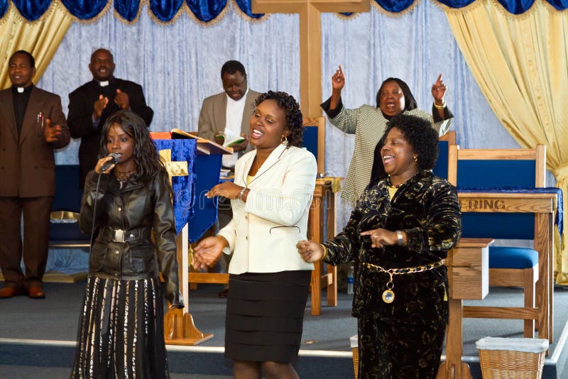 Through his father, American president Barack Obama has family roots in Kenya. African Americans by and large support Obama, none more so than those who also have ties to Kenya. Overall, an estimated 600.000 to 1 million Kenyans are living in the United States. The Tumaini Community Church in Springfield, MA, is a center for Kenyans living in Massachusetts’ third largest city. Tumaini means “hope” in Swahili, says Reverend Joseph Kimatu, the storefront church’s pastor. He leads services for adults and children in Kikuyu and Swahili, with English and Spanish and lots of gospel music mixed in. “He is American as any other American,” says Kimatu about president Obama. “But we are proud of his Kenyan roots.” This is one photo in a series of five. Through his father, American president Barack Obama has family roots in Kenya. African Americans by and large support Obama, none more so than those who also have ties to Kenya. Overall, an estimated 600.000 to 1 million Kenyans are living in the United States. The Tumaini Community Church in Springfield, MA, is a center for Kenyans living in Massachusetts’ third largest city. Tumaini means “hope” in Swahili, says Reverend Joseph Kimatu, the storefront church’s pastor. He leads services for adults and children in Kikuyu and Swahili, with English and Spanish and lots of gospel music mixed in. “He is American as any other American,” says Kimatu about president Obama. “But we are proud of his Kenyan roots.” This is one photo in a series of five