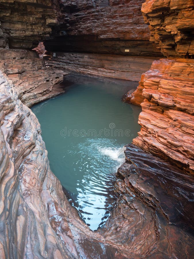 Bazén v, západní austrálie, vertikální obraz.