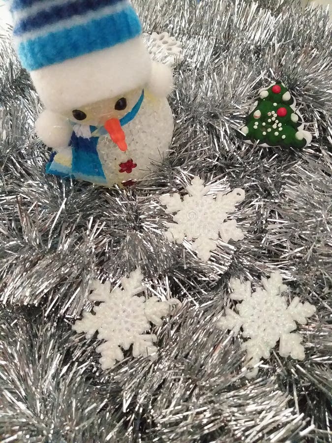 Kerstachtergrond met decoratie-elementen, sneeuwvlokken, sneeuwman, winter stock afbeeldingen Kerstachtergrond met decoratie-elementen, sneeuwvlokken, sneeuwman, winter stock afbeeldingen