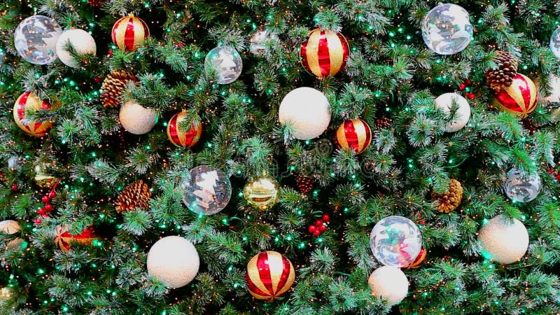 Kerstboom met decoratie