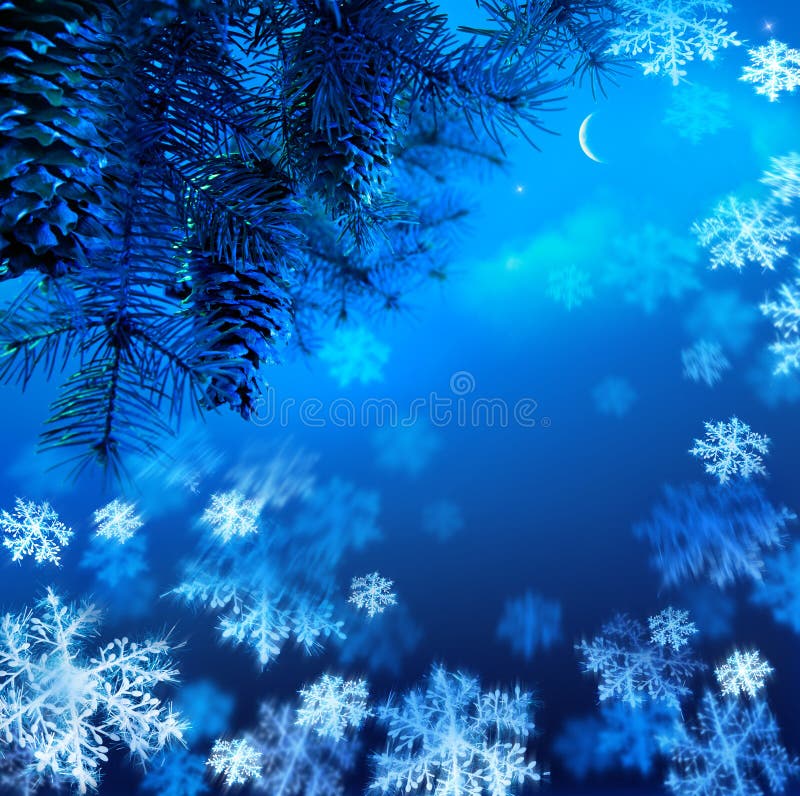Kerstboom op een blauwe achtergrond van de nachthemel royalty-vrije stock fotografie Kerstboom op een blauwe achtergrond van de nachthemel royalty-vrije stock fotografie