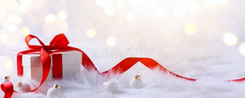 Kerstkaart met giftvakjes en Kerstmisdecoratie op een wh royalty-vrije stock foto Kerstkaart met giftvakjes en Kerstmisdecoratie op een wh royalty-vrije stock foto