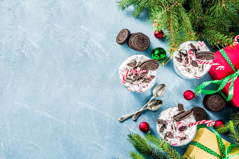Kerstmisdessert, de kleinigheid van de pepermuntchocolade stock foto Kerstmisdessert, de kleinigheid van de pepermuntchocolade stock foto