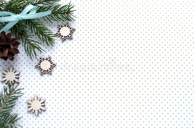 Download Kerstmisgiften En Giften Voor De Vakantie Nette Takken En D Stock Foto - Afbeelding bestaande uit creativiteit, band: 107702022