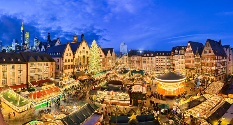 Kerstmismarkt in Frankfurt, Duitsland royalty-vrije stock foto Kerstmismarkt in Frankfurt, Duitsland royalty-vrije stock foto