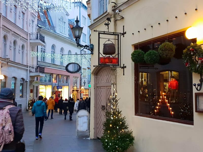 Kerstmisvakantie in Tallinn, Kerstmisdecoratie in Oude Stad van Tallinn, Kerstmismarkt Reis naar Europa, Estland stock fotografie Kerstmisvakantie in Tallinn, Kerstmisdecoratie in Oude Stad van Tallinn, Kerstmismarkt Reis naar Europa, Estland stock fotografie