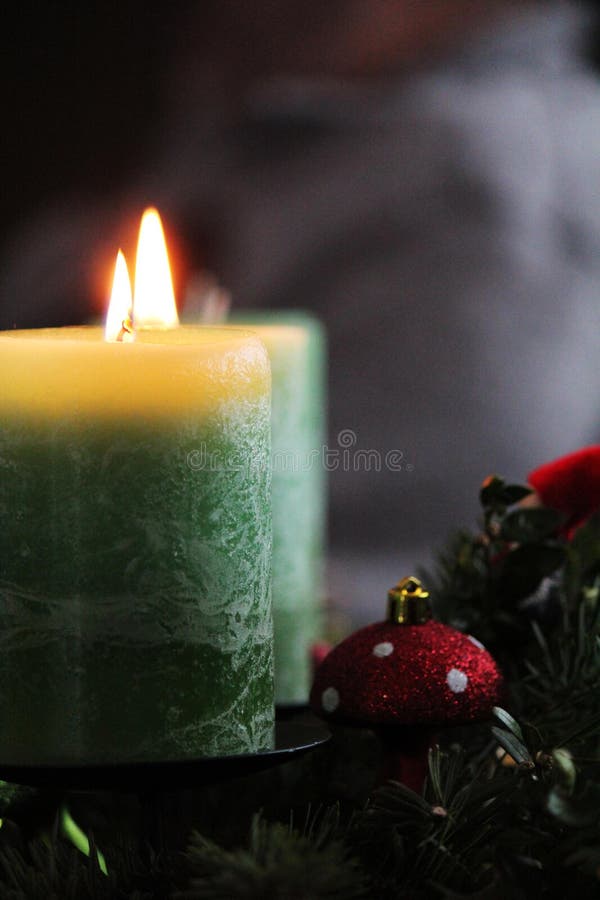 Kerzen am christmastime stockbild Kerzen am christmastime stockbild