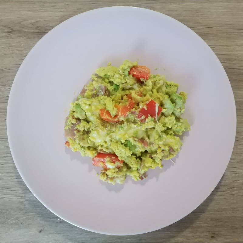 Ketogenic Mahlzeit, Avocado, Speck, Blumenkohl, Tomaten Keton-Nahrung für Gewichtsverlust Mittagessen der gesunden Di?t stockfotografie Ketogenic Mahlzeit, Avocado, Speck, Blumenkohl, Tomaten Keton-Nahrung für Gewichtsverlust Mittagessen der gesunden Di?t stockfotografie