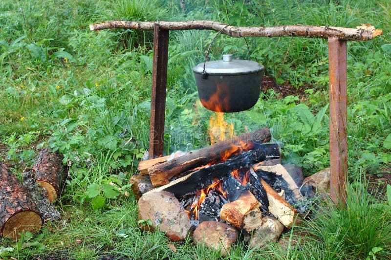 Kettle (pot) on the campfire.