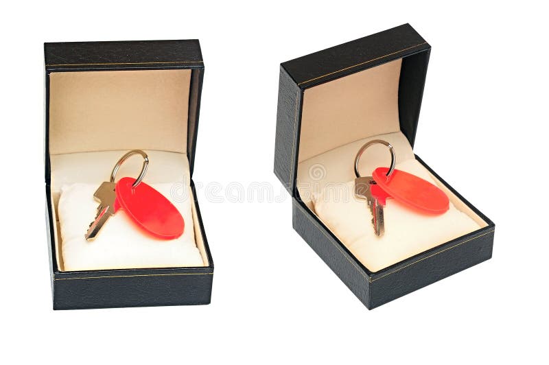 Key with blank tag in black gift box