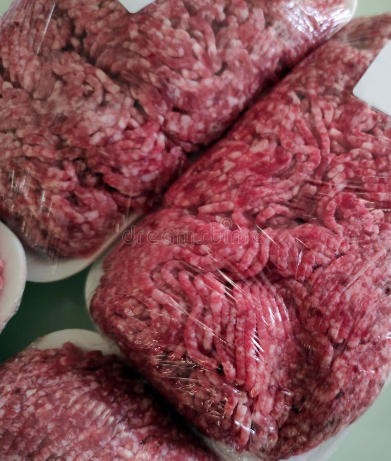 https://thumbs.dreamstime.com/b/kg-fresh-beef-package-packaged-ground-209899543.jpg