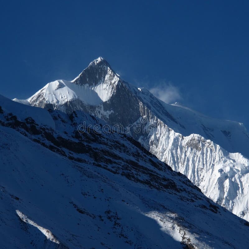 Khangsar Kang (roca Noir) los 7485m fotografía de archivo Khangsar Kang (roca Noir) los 7485m fotografía de archivo