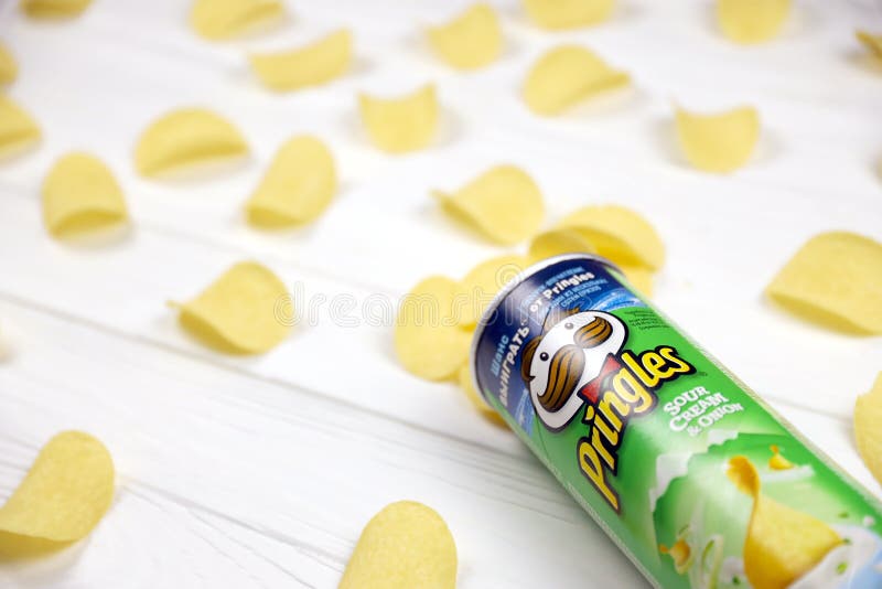 Pringles Sour Cream Onion Flavour. Cardboard Tube Can with Pringles