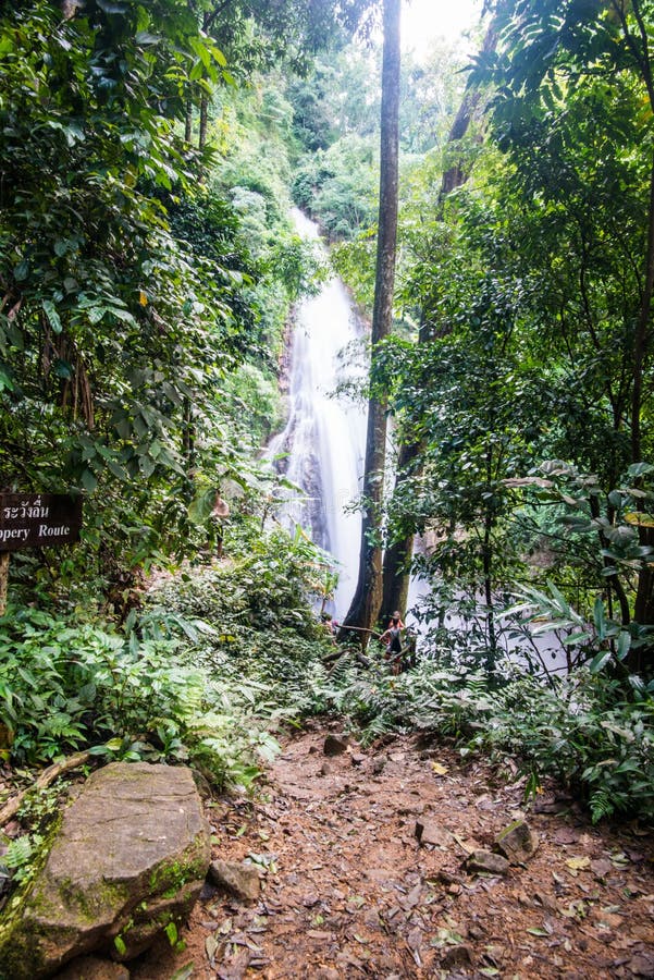 chiang rai waterfall tour
