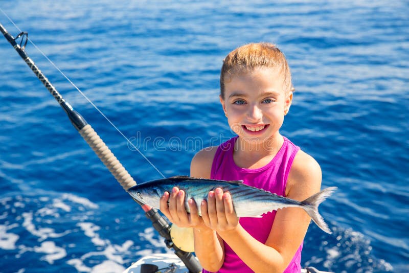 https://thumbs.dreamstime.com/b/kid-girl-fishing-tuna-bonito-sarda-fish-happy-catch-trolling-boat-deck-36147928.jpg