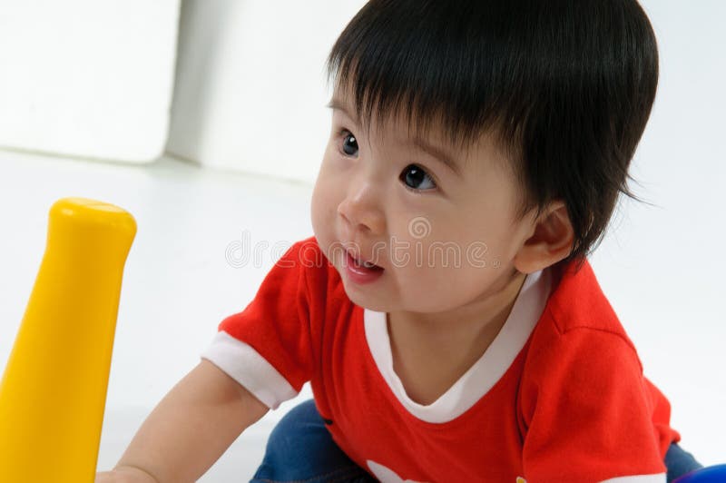 Kid playing toy