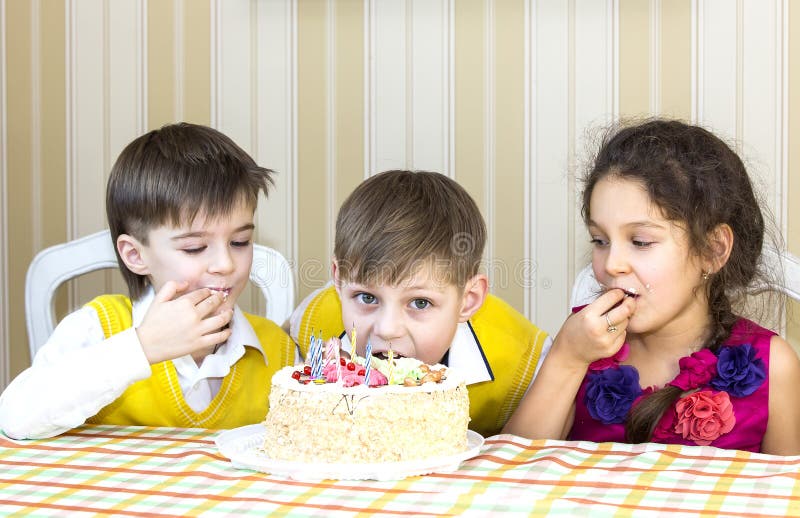 Kids eat cake stock image. Image of park, little, picnic - 36882483