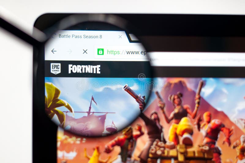 Kiev Ukraina - april 5, 2019: Homepage f?r Fortnite Battle Royalewebsite Synlig Fortnite Battle Royalelogo arkivfoto Kiev Ukraina - april 5, 2019: Homepage f?r Fortnite Battle Royalewebsite Synlig Fortnite Battle Royalelogo arkivfoto