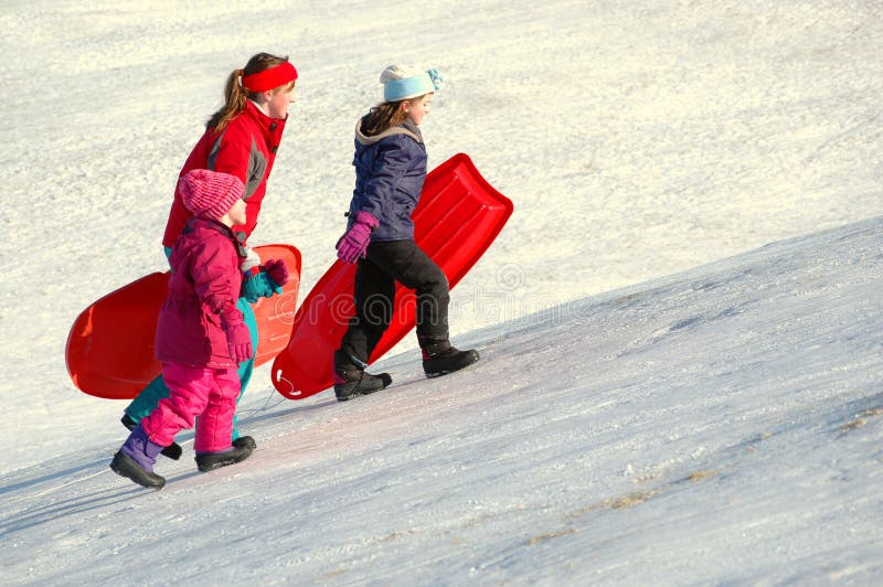 Kilka sledding dzieci