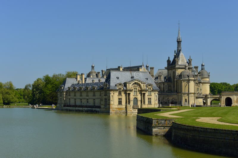 Chateau de Chantilly stock image. Image of gardens, medieval - 116333313